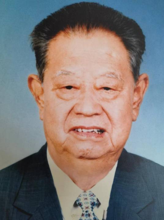 江平（中共中央统战部原副部长）