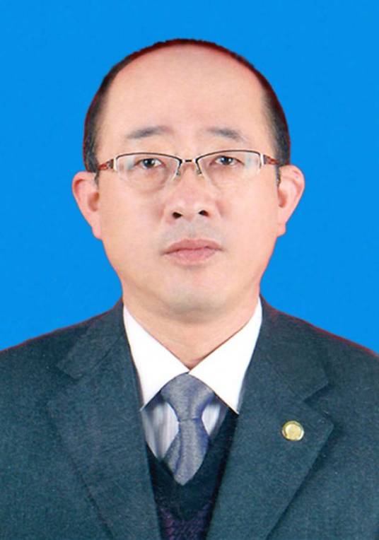 李泽龙（新疆生产建设兵团兴新职业技术学院党委书记）