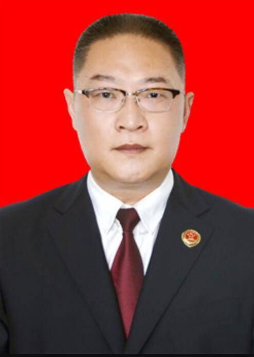 张亚（湖北省黄冈市人民检察院党组成员、副检察长人选）