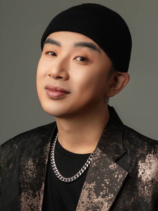 权赫（中国内地男歌手，阿里郎组合成员）