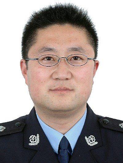 杨德成（江苏省连云港市公安局党委副书记、副局长）