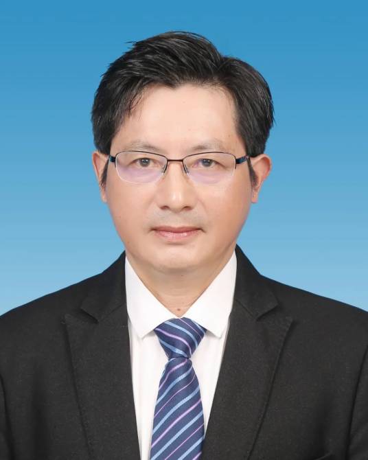 秦志强（江苏省通州高级中学党委副书记、副校长）