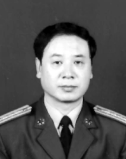 唐栋（广州军区战士话剧团团长）