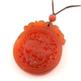 红色玉石