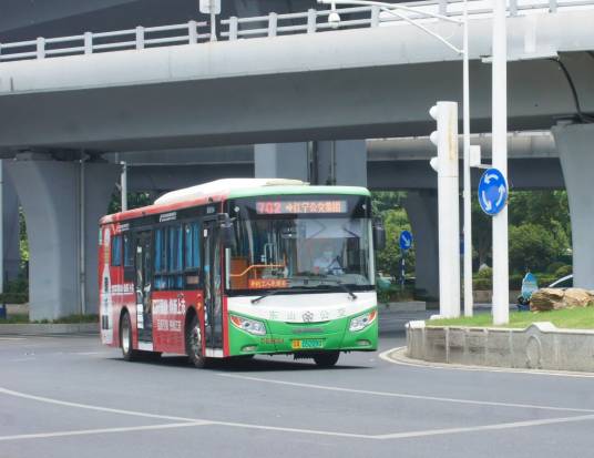 南京公交702路