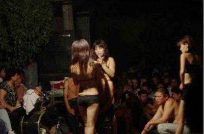 脱衣舞助丧
