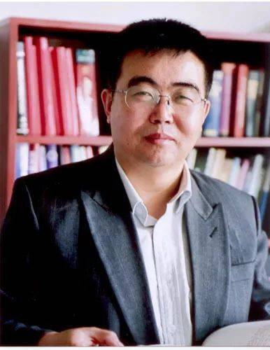 周济（中国工程院院士、无机非金属材料专家）