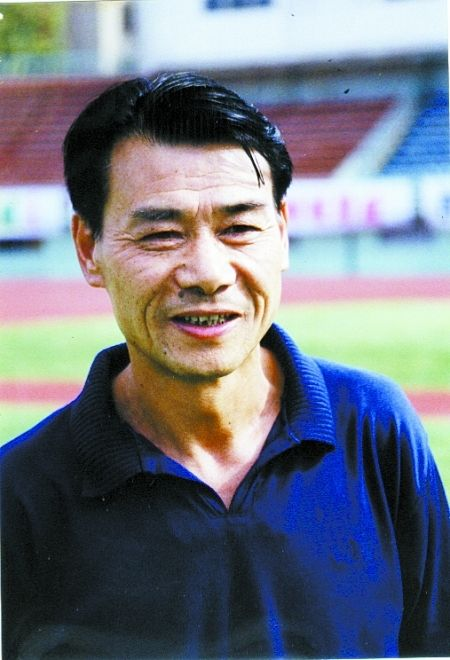 丁三石（湖北足球运动员）