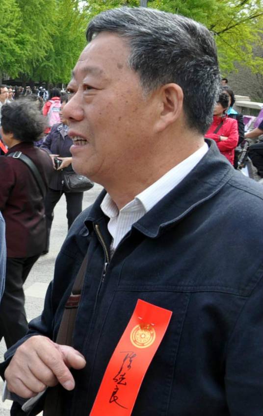 陈德良（上海交通大学附中校友会秘书长）
