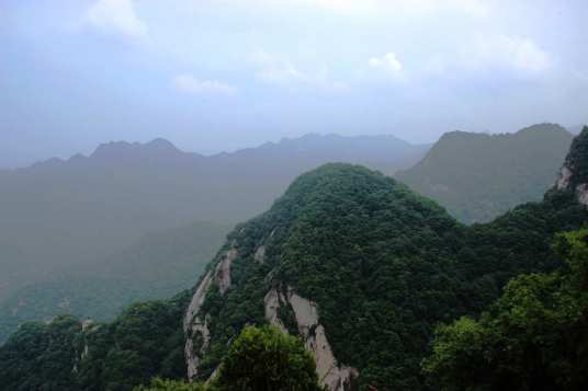 小秦岭山脉