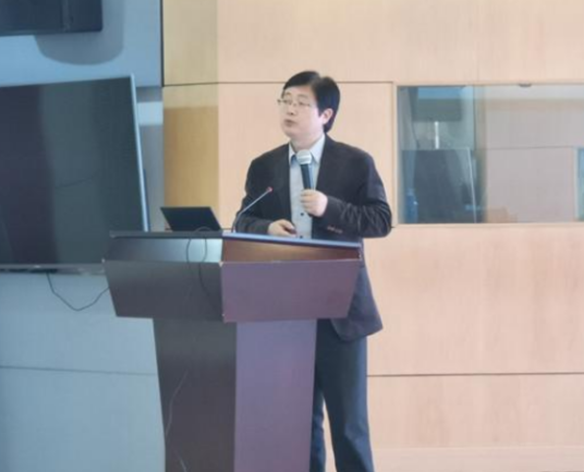 万勇（上海社会科学院研究员，教授级高级规划师）
