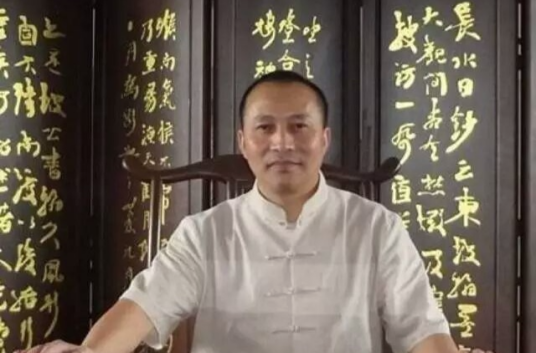 胡明轩（中国香港特别行政区文联书法家协会副主席）