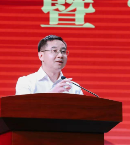 肖力（重庆市南开中学校党委副书记、校长）