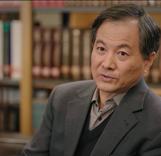 薛庆国（北京外国语大学教授）
