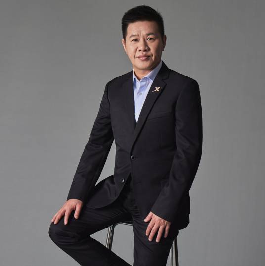 丁明忠（特步国际控股集团执行董事兼公司副总裁）