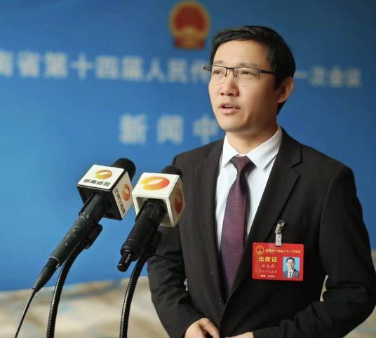 张友君（湖南飞沃新能源科技股份有限公司董事长）