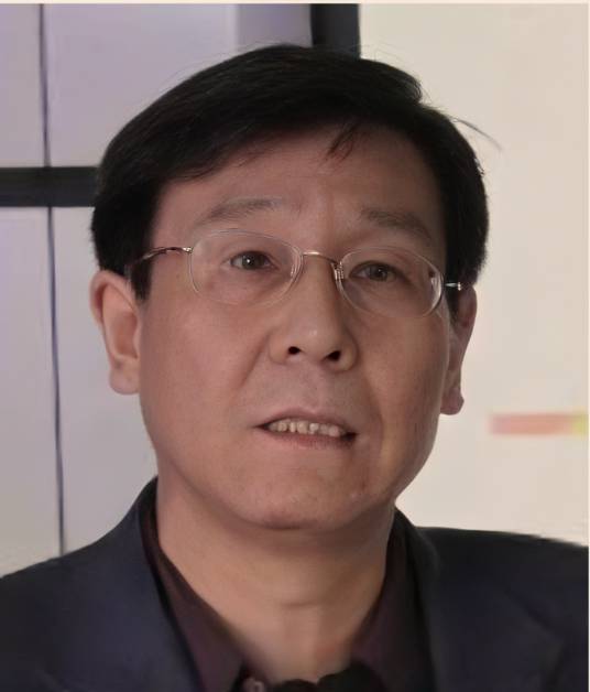 卓越（长春大学原党委书记）