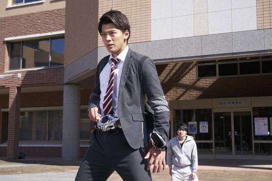泊进之介