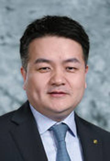 马欣（中国太平洋保险（集团）股份有限公司副总裁，太平洋健康险董事长，太保寿险董事，长江养老董事）