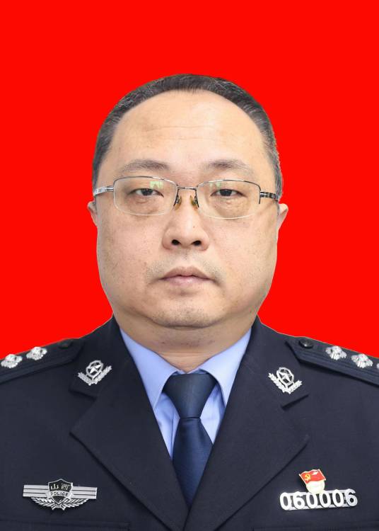 王颢（山西省吕梁市公安局党委委员、孝义市政府党组成员、副市长、公安局党委书记、局长、督察长、三级高级警长）