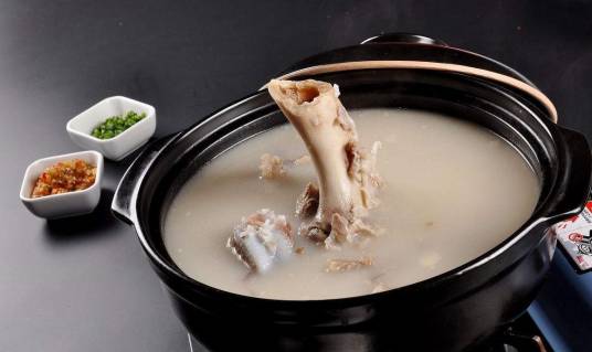 骨头汤（汤类菜品）
