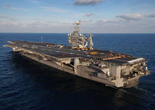 航空母舰（世界各国海军以舰载机为主战武器的大型水面舰艇）