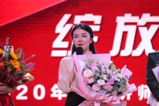 李文（湘潭市一中教师）