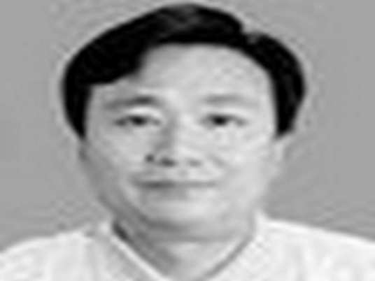 张子平（合唱团团长、指挥、编导）