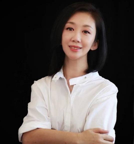 周颖（中央电视台电视剧频道女主持人）