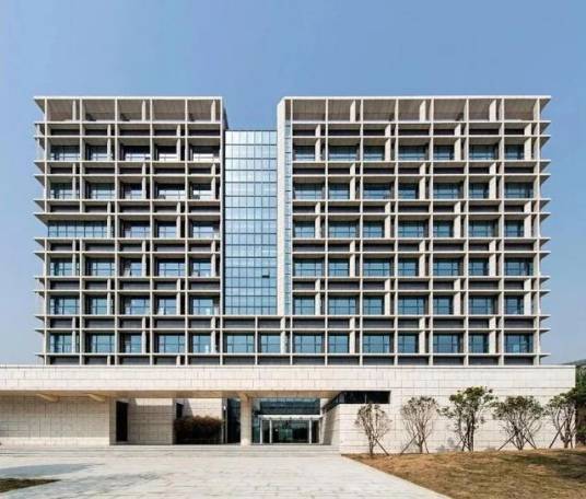 河南中医药大学图书馆
