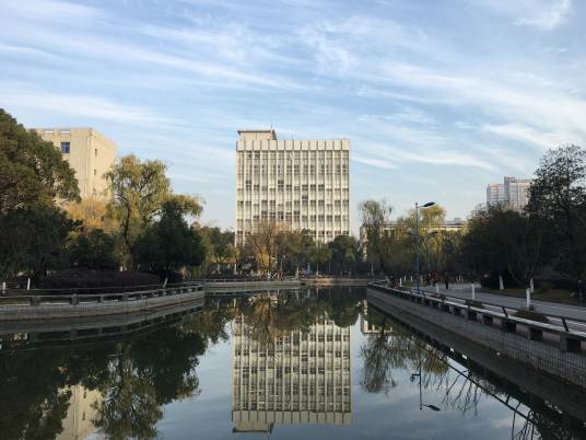 南昌大学科学技术学院图书馆