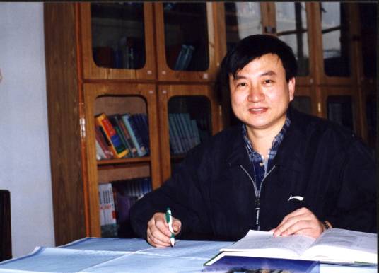 李天（郑州大学土木工程学院教授）