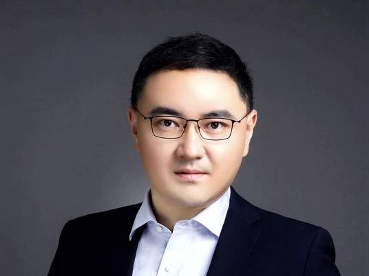 刘俊（中国传媒大学教授、《现代传播》编辑部主任）