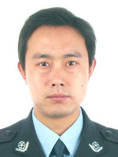 詹鹏（神农架林区公安局党委委员、副政委）