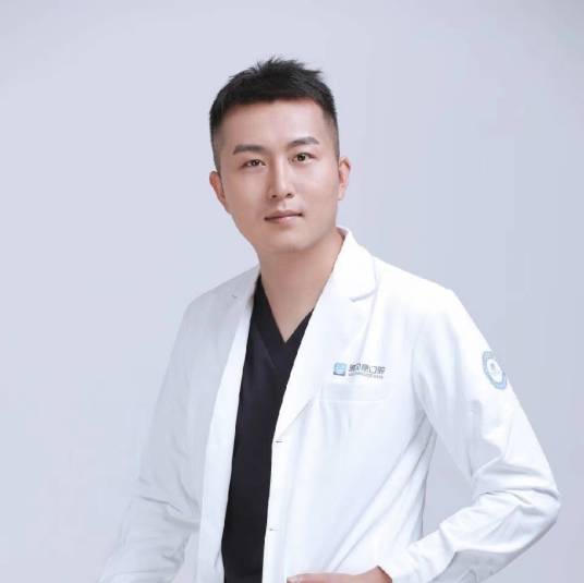穆磊（雅贝康口腔医疗培训总监）