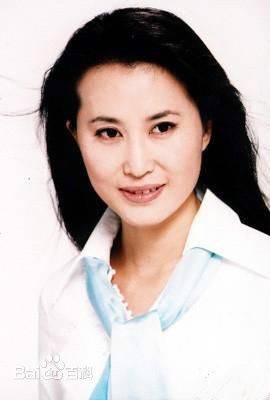 高月（中央电视台科教频道主持人）