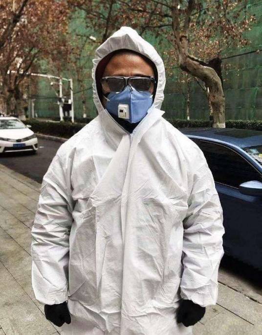 何辉（武汉医护人员志愿者车队成员）