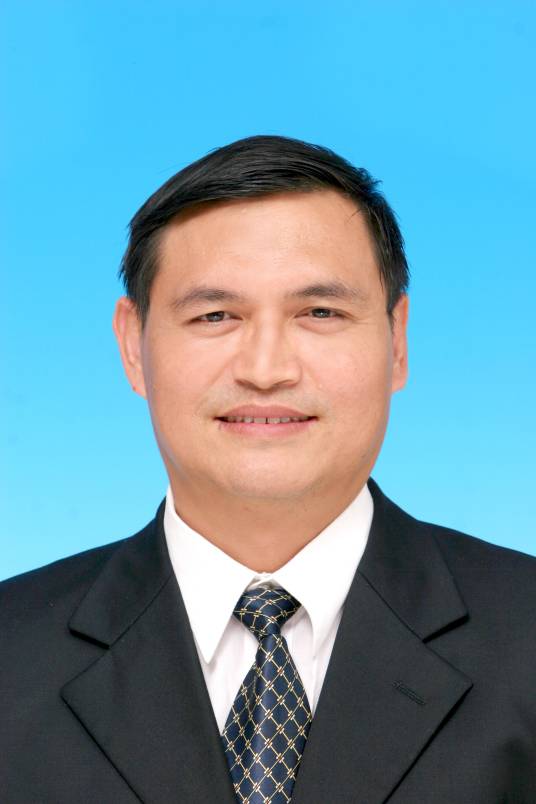 黄定（南宁市行政审批局原局长）