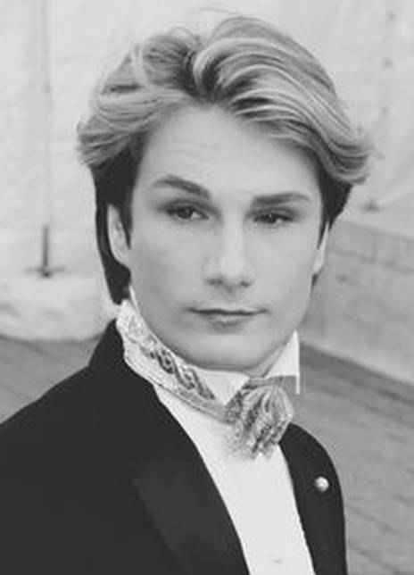 Austin Scarlett（出生于美国的男演员）