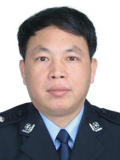 李洪忠（莆田市公安局一级高级警长）