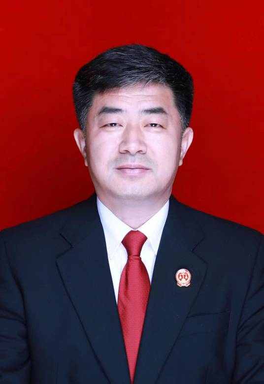 李忠义（吉林省延边林区中级法院党组书记、院长）