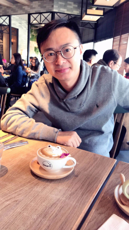 陈德修（寰亚电视制作有限公司电视剧制作人及发行人）