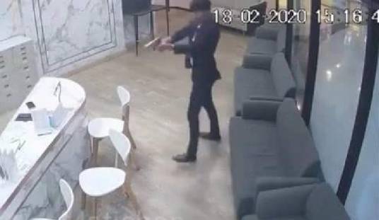 2·18曼谷购物中心枪击案