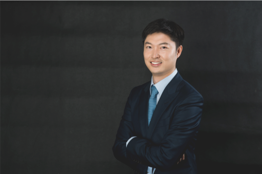 任用（先声诊断董事长兼CEO）